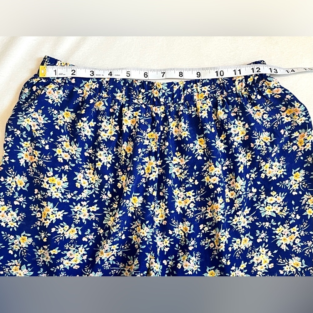 American Eagle Outfitters Blue Floral Elastic Waist Ruffle Shorts Size Small - Picture 8 of 16